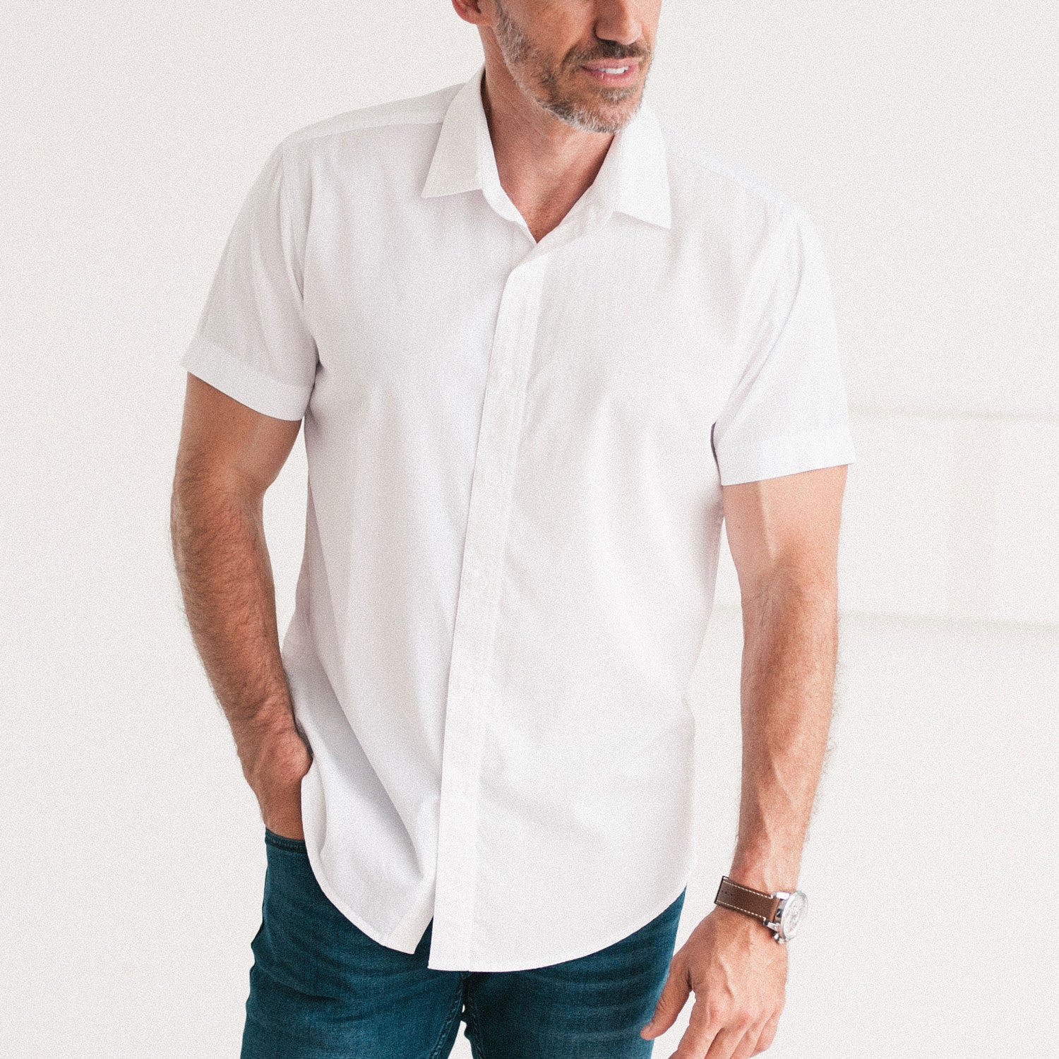 Men's Casual Button Down Short Sleeve Shirt in White Cotton Twill